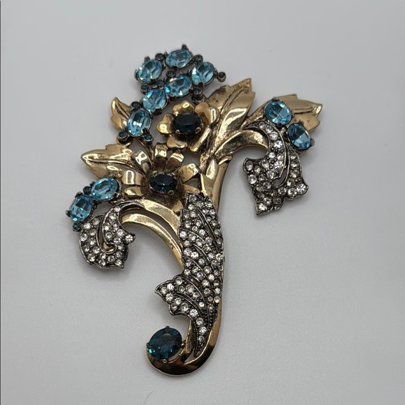 Large Gold and Blue Floral Brooch - Picture 4 of 6